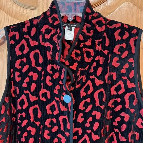 NWT John Mark Black Velvet Red Leopard Button Vest L - Picture 3 of 7